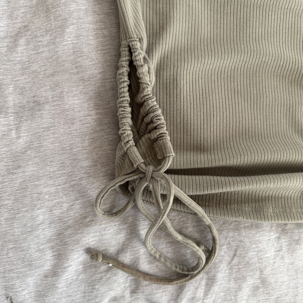 Heart & Hips ribbed ruched top - Picture 2 of 6
